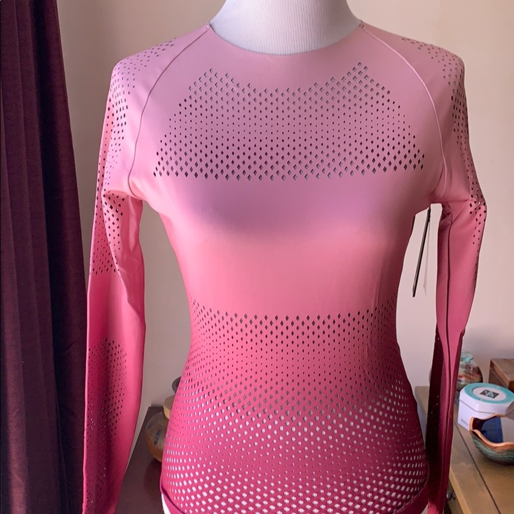 NWOT Ultracor Lycra top Size L